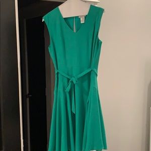 Flattering dress, great for a date night
